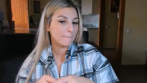 sunsetwithava online show from February 24, 2026, 1:09 pm