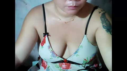 sunshine_38 online show from October 22, 2025, 12:22 am