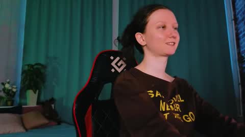 Snapshot of sunshine_blaze chatting on February 22, 2026, 5:51 am Alice online show from February 22, 2026, 5:51 am