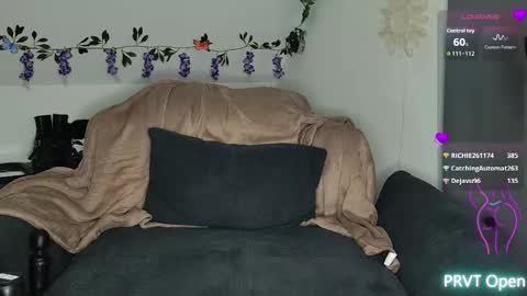 Sunny online show from October 24, 2025, 4:36 pm