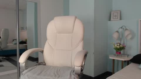 Snapshot of sunshine_gh1 chatting on May 15, 2026, 11:39 am Sunshine online show from May 15, 2026, 11:39 am
