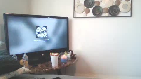 WATCHMEMAKEYOUCUM online show from December 18, 2024, 2:38 pm
