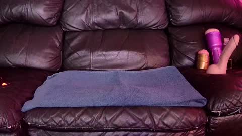 Thomas online show from December 16, 2024, 2:57 am