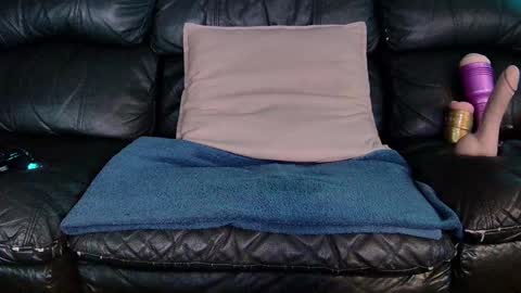 Thomas online show from January 1, 2025, 7:21 pm