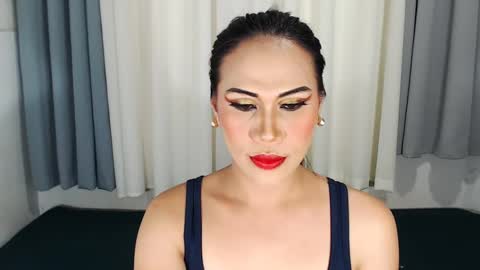 Natalie Portman online show from February 8, 2025, 1:54 pm