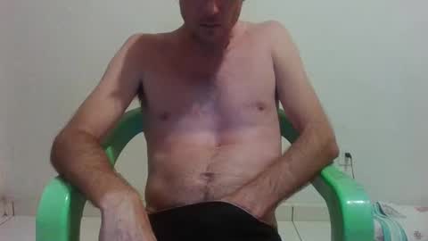 Snapshot of surfsup34 chatting on January 21, 2025, 12:25 am surfsup34 online show from January 21, 2025, 12:25 am