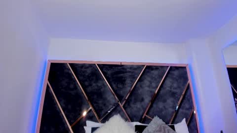 susanahenao online show from March 5, 2025, 5:29 pm