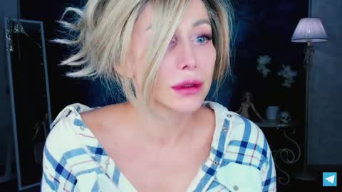 Snapshot of susannawallace chatting on May 31, 2026, 2:53 am InaraSerra online show from May 31, 2026, 2:53 am