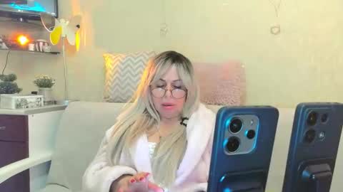 Snapshot of susienoreen chatting on October 25, 2025, 11:29 am SusieNoreen online show from October 25, 2025, 11:29 am