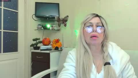 Snapshot of susienoreen chatting on October 29, 2025, 9:11 am SusieNoreen online show from October 29, 2025, 9:11 am