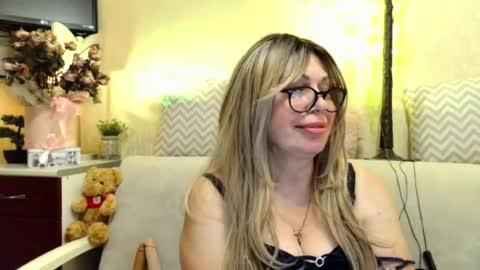 Snapshot of susiexnoreen chatting on July 3, 2026, 12:39 am SusiexNoreen online show from July 3, 2026, 12:39 am