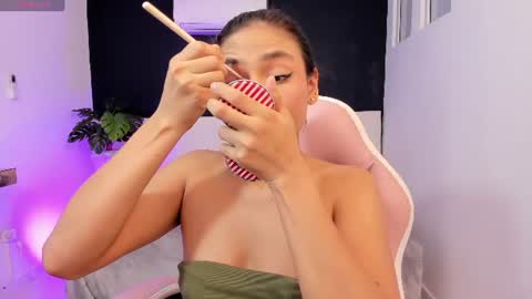 Snapshot of sussy_sweet4u chatting on June 26, 2026, 11:03 am sussy_sweet4u online show from June 26, 2026, 11:03 am