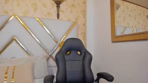sussyfoxx_ online show from June 3, 2026, 9:20 pm