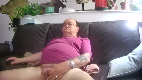 Otto online show from October 8, 2025, 2:04 pm