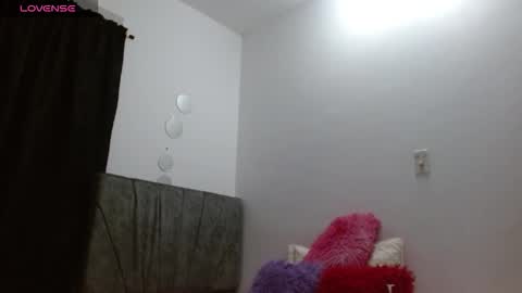 suzan_30 online show from January 18, 2026, 8:12 pm