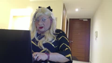 My name is Sissy or more fully Suzanna Aprilia Maria Mariquita Catarina Chinita Banci. Soy una puta - que chimba ladybug online show from May 15, 2026, 4:14 pm