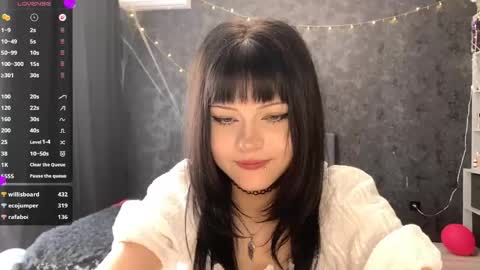 EmilySuonn online show from May 18, 2026, 7:03 am