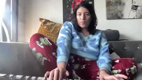 Suzy online show from November 23, 2025, 7:24 pm