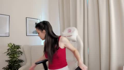 Snapshot of suzyjames chatting on January 19, 2025, 4:33 am Suzy next stream Thursday Friday Saturday online show from January 19, 2025, 4:33 am