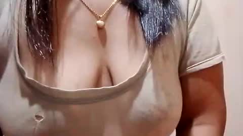 suzzie_hot online show from February 5, 2026, 9:41 pm