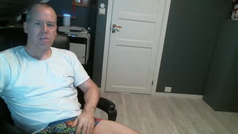 Tom online show from December 14, 2025, 2:11 pm