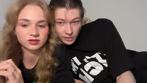 Snapshot of swaggaenjoyer chatting on April 15, 2026, 12:23 pm Denis and Mia online show from April 15, 2026, 12:23 pm