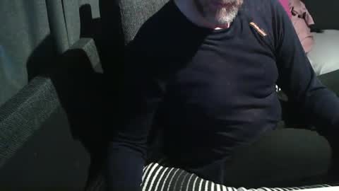 ArnSwart online show from September 19, 2025, 7:14 pm