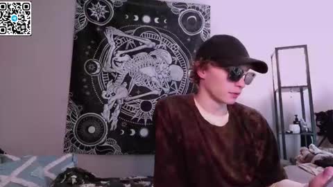 sweaties3 online show from October 15, 2025, 9:20 am