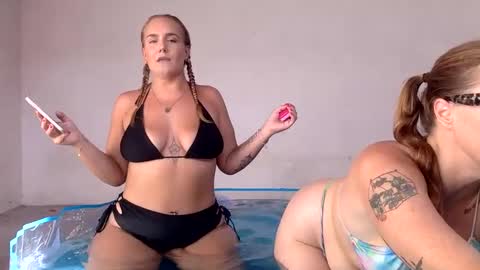 Snapshot of swedish_candii chatting on January 6, 2025, 9:43 pm Swedish Candii online show from January 6, 2025, 9:43 pm