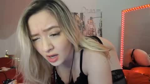 Snapshot of sweet4you1992 chatting on January 2, 2025, 9:00 am Anne Marie online show from January 2, 2025, 9:00 am