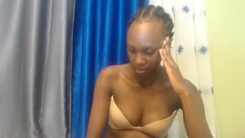 Petite Queen online show from December 14, 2024, 4:20 pm