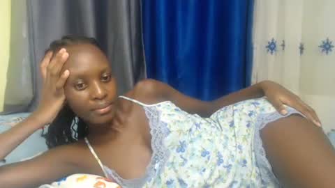 Petite Queen online show from December 14, 2024, 7:46 pm