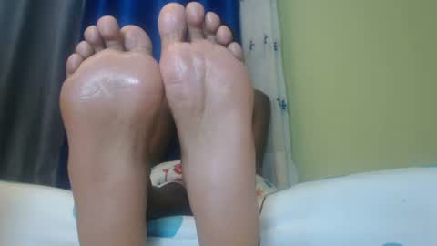 Petite Queen online show from December 27, 2024, 4:32 pm