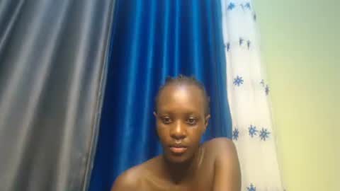 Petite Queen online show from January 5, 2025, 6:35 am