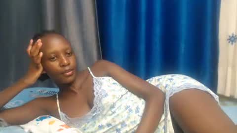 Petite Queen online show from January 5, 2025, 8:42 pm