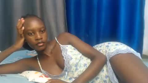 Petite Queen online show from January 6, 2025, 4:26 am