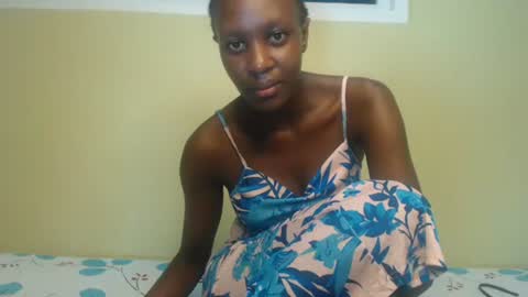 Petite Queen online show from January 8, 2025, 4:33 pm