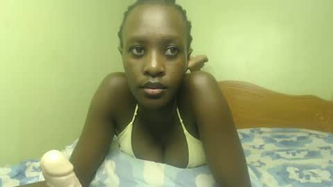 Petite Queen online show from January 23, 2025, 11:37 am