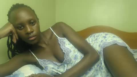 Petite Queen online show from January 23, 2025, 9:50 pm