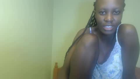 Petite Queen online show from January 24, 2025, 7:19 am