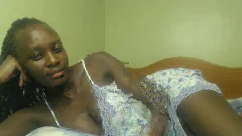 Petite Queen online show from January 24, 2025, 6:56 pm