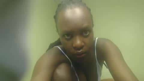 Petite Queen online show from January 26, 2025, 7:42 am