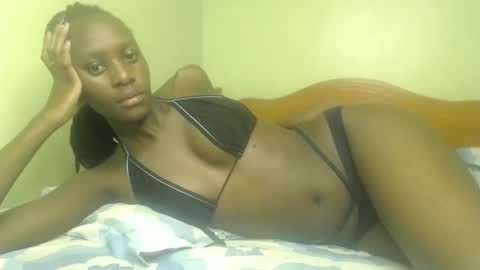 Petite Queen online show from January 27, 2025, 10:16 am