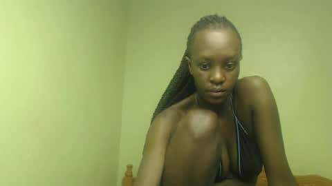 Petite Queen online show from January 28, 2025, 4:50 am