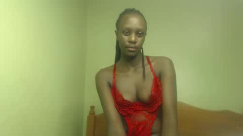 Petite Queen online show from January 28, 2025, 4:30 pm