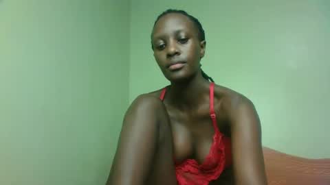Petite Queen online show from February 1, 2025, 9:43 am