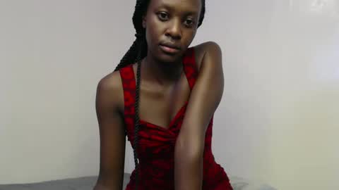 Petite Queen online show from February 9, 2025, 7:16 am