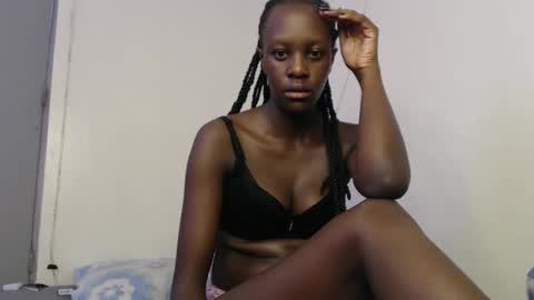 Petite Queen online show from February 10, 2025, 6:42 am