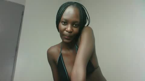 Petite Queen online show from March 2, 2025, 3:48 pm