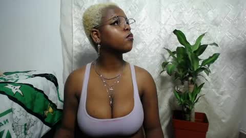 Snapshot of sweet__mar chatting on April 11, 2026, 7:45 am mariana online show from April 11, 2026, 7:45 am